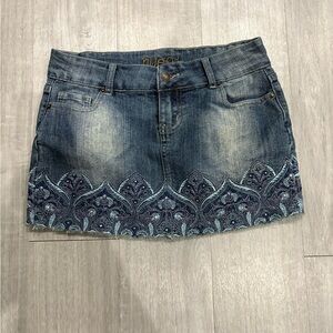 Rue21 Jeweled Spade Embroidery Stonewashed Boho Denim Mini Skirt Womens 3 / 4